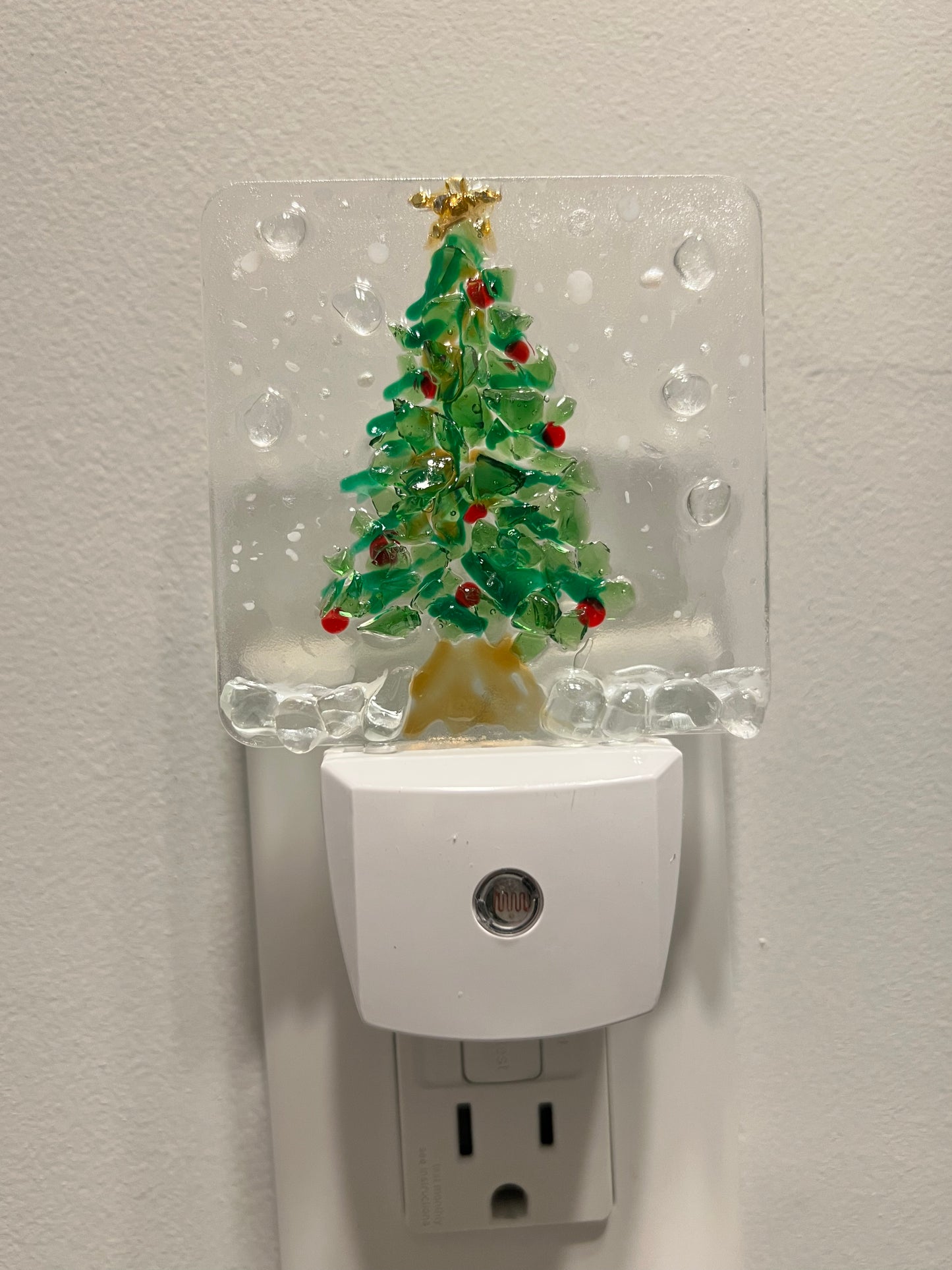 Christmas Tree Night Light With Red Bulbs