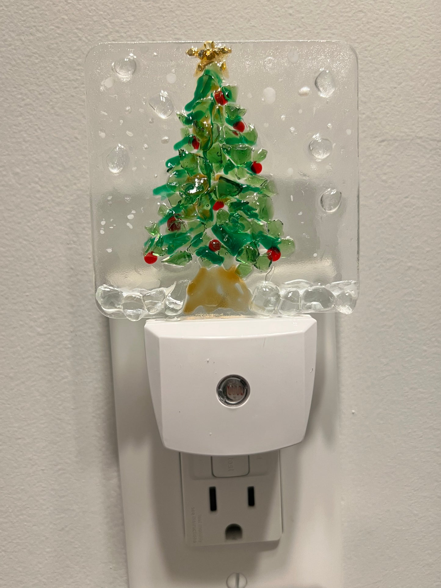 Christmas Tree Night Light With Red Bulbs