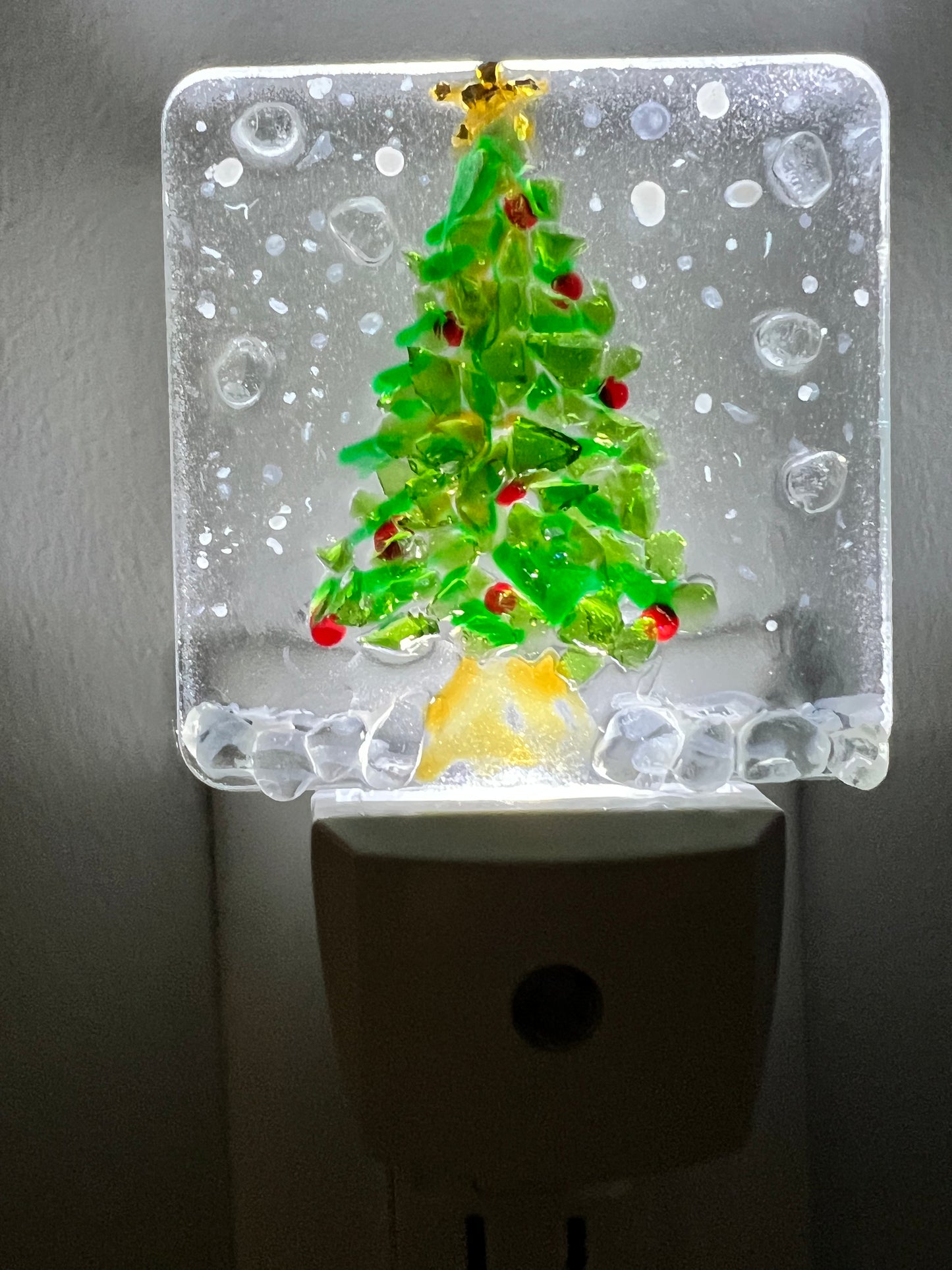 Christmas Tree Night Light With Red Bulbs