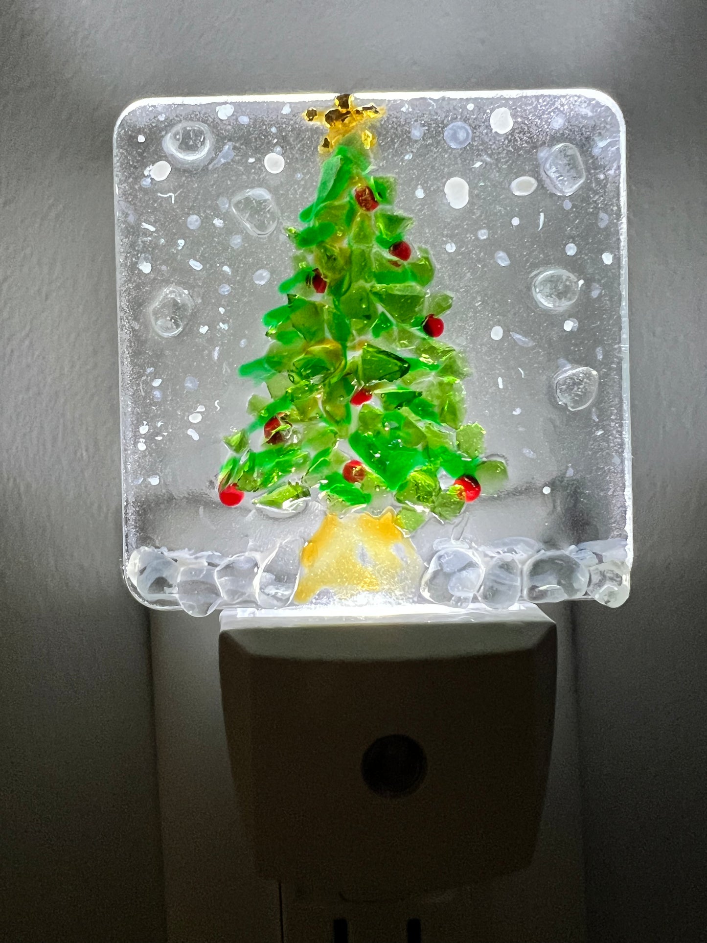 Christmas Tree Night Light With Red Bulbs